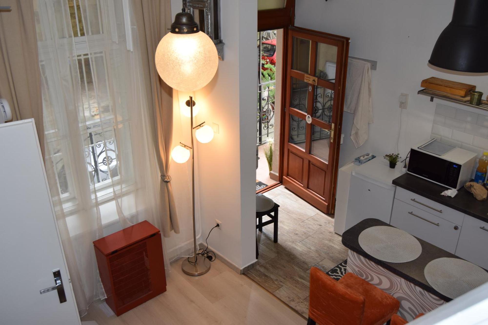 Castlehill Apartman The Perfect Blend Of Urban Living And Sightseeing Convenience Будапешт Экстерьер фото
